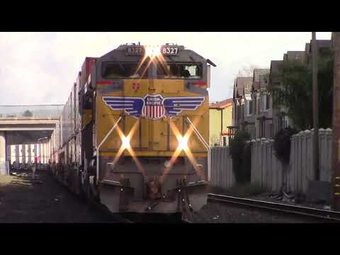 (60+ TRAINS) 25 Minutes of Union Pacific Trains ft Train Race, Power Move, & Double Stackers