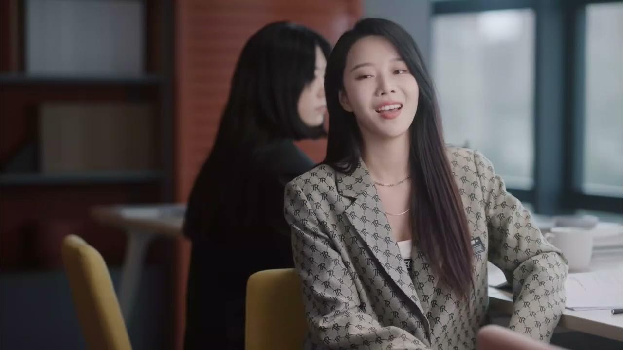 Күйеуі әйеліне секс үшін клиенттерді әкеледі