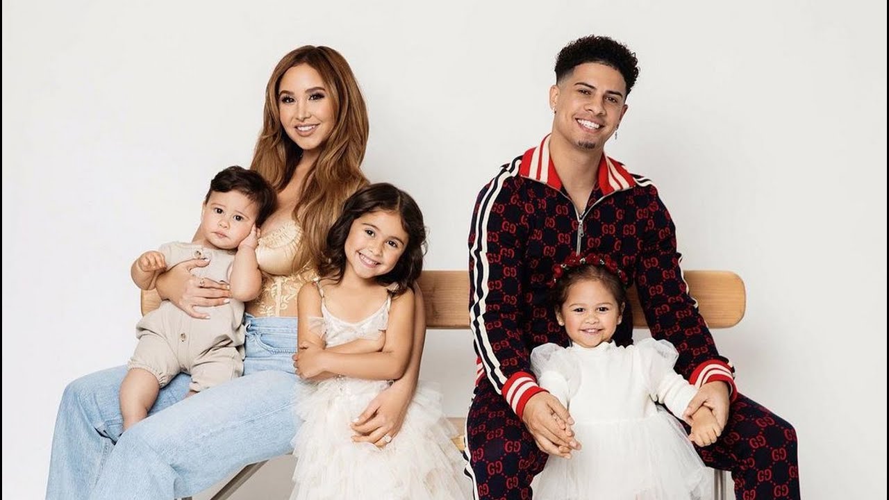 Austin McBroom Bio, Tuổi, Tài sản ròng, Vợ, Con cái, YouTube, Instagram -  Những Người Nổi Tiếng Ở Hoa Kỳ