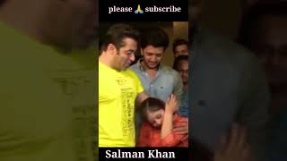 When Salman's Little Fan Meet Him #shorts #emotionalmoment#salmankhan #salmankhanstutus video #reels