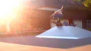 Heelflip aus der Pyra ins Flat