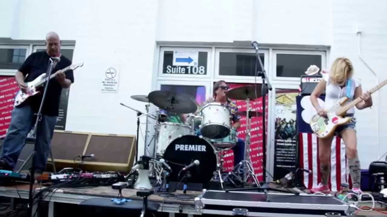 Ver The Mermen - Sponge Cookie (Live 2015) en YouTube Ver The Mermen - Sponge Cookie (Live 2015) en YouTube