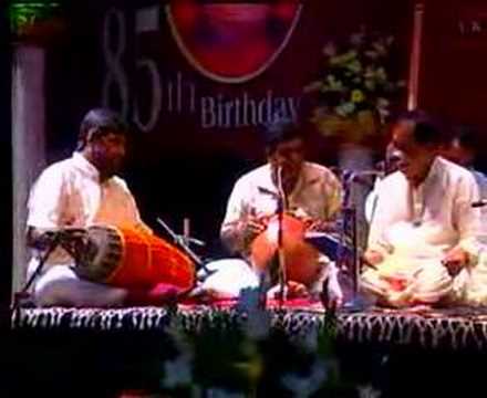 DR.M.BALAMURALIK...  - SWATHI THIRUNAL BHAJAN IN B...