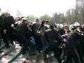 Altercaţii între poliţie şi protestatari la Chişinău