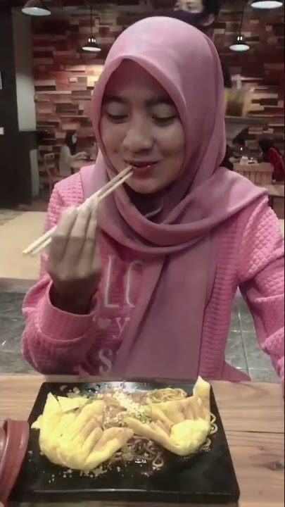 Story WA/IG Mentahan Halu. Makan Bareng cewe cantik. Buat manasin mantan, prank temen. @Alvina