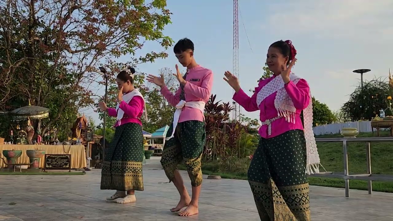 รำแก้บนให้fc หลังรับโชคกันทั้วหน้า#วิวกกกอก 