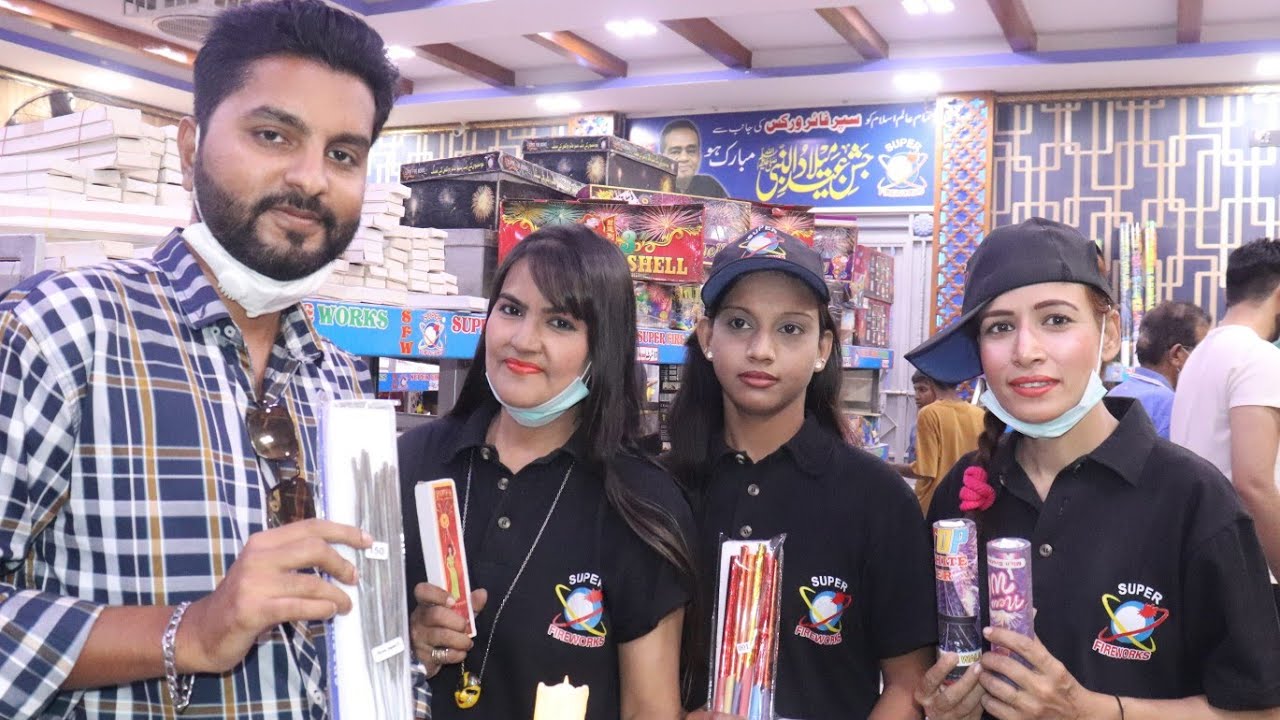 Diwali Crackers in Pakistan | Super Fire Works Karachi | Diwali Kay Patakhay
