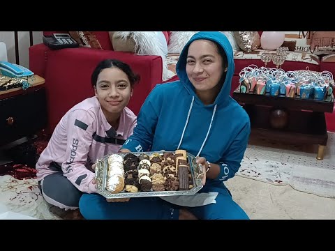 نفخنا البلالين وعملنا الكحك واستنينا العيد العيد احلى مع جودى وجيداء