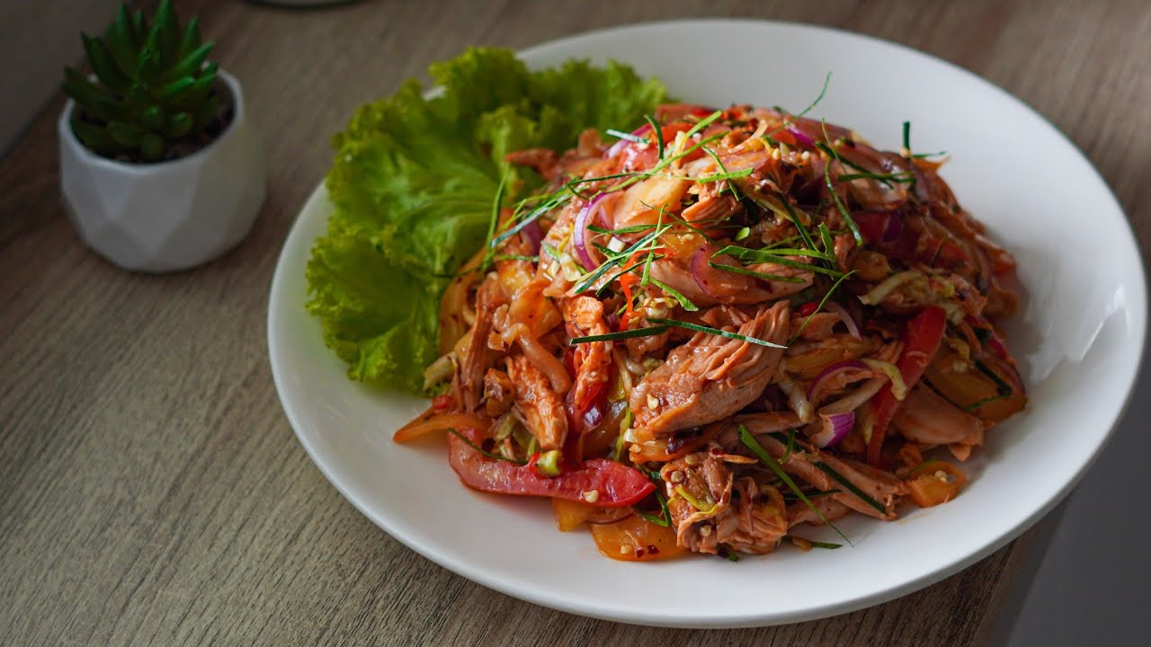 ထမင်းပူပူလေးနဲ့တွဲစားရင် အရမ်းလိုက်ဖက်တဲ့ ကြက်သားသုပ် ချဉ်ငံစပ်လေး…👩🏻‍🍳😋🍲