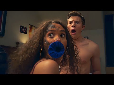 بنات صحاب بيـخسروا بعض عشان كل واحده عاوزه تعمل علاقه مع نفس الولد اللي عجبـهم كلهم