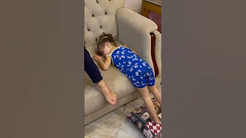 خلودة شاف لولو نايمة عالواقف 
