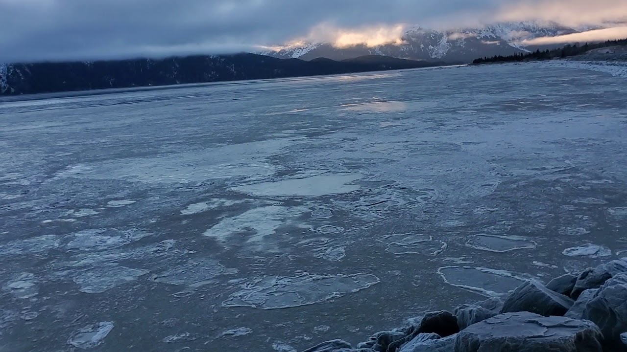 Seward hwy Alaska USA fast moving ice in Cook Inlet - YouTube