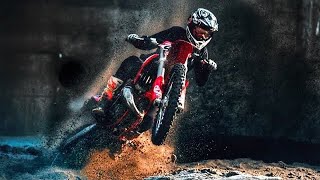 MOTO MADNESS / Johannes Wibmer