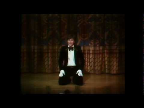 WALTER WILLISON sings "THE ULTIMATE JOLSON MEDLEY"...