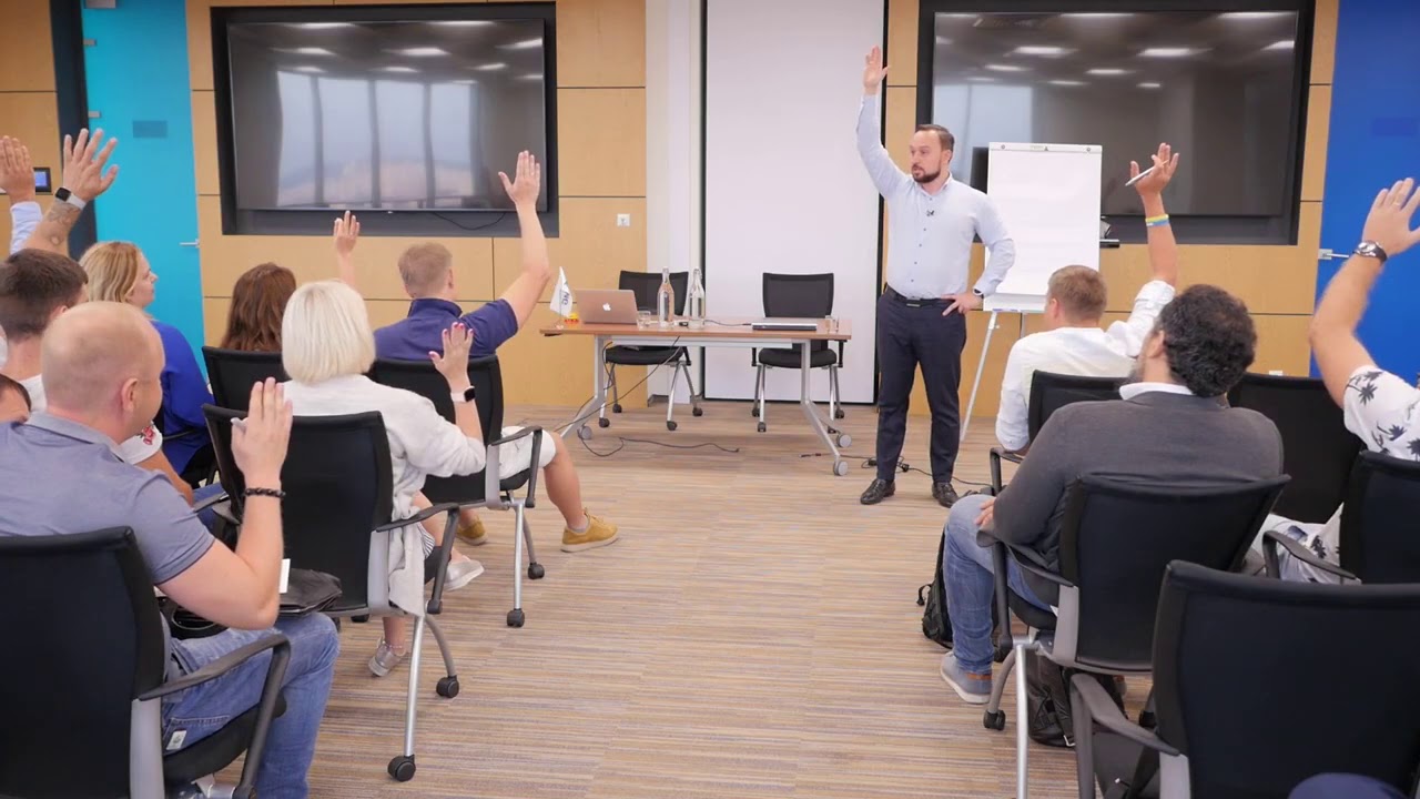 Котов тренинги. Коты на семинаре.