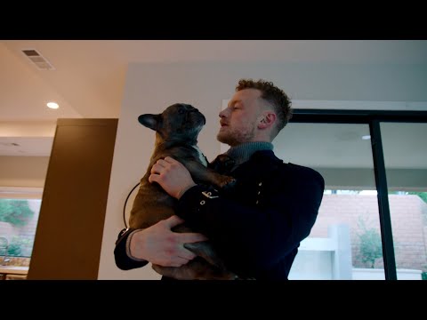 Jack eichel gives his dog some attention | road to the nhl winter classic