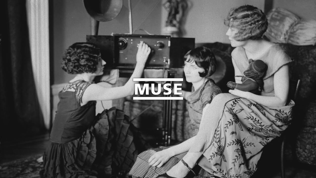 Obejrzyj listening to Muse in the 1940s in the rain w YouTube Obejrzyj listening to Muse in the 1940s in the rain w YouTube