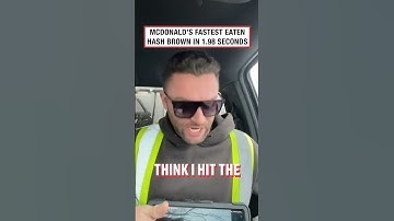 Een hash brown in recordtijd eten 😳 ⁠(🎥: IG/ zona.eats)