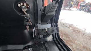 Kubota B2741S 27 л.с. вид кабины