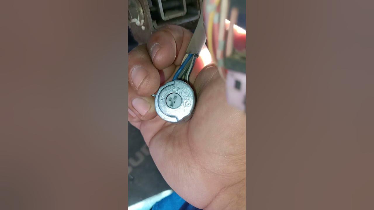 COMO ARRANCAR CARRO SIN LLAVE - YouTube