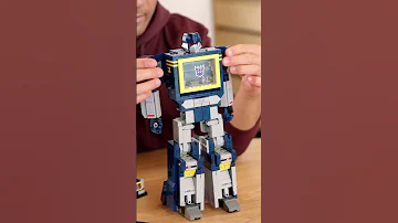 LEGO 10358 Icons Transformers Soundwave 