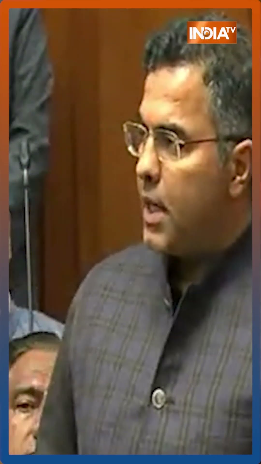 #arvindkejriwal की दिल्ली को पेरिस बनाने वाली बात पर भड़के #parveshverma #delhiassemblysession