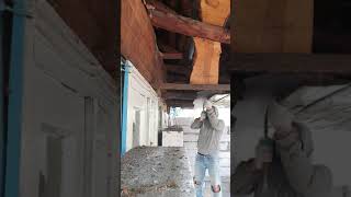 Строю сам , забираю старый потолок , поднимаю крышу выше