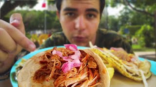 Probando comida YUCATECA callejera en Mérida!