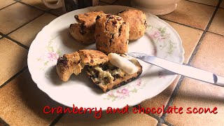 【卵1個でつくる】カリカリほろほろヨーグルトスコーン。砂糖不使用　cranberry and chocolate scone with one egg