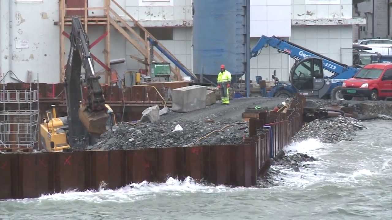 Storm in Bergen - YouTube