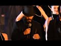 تامر حسني .. (اغنية الدنيا فيلم )من حفل إفتتاح مهرجان القاهره السينمائي  ال ٤٢