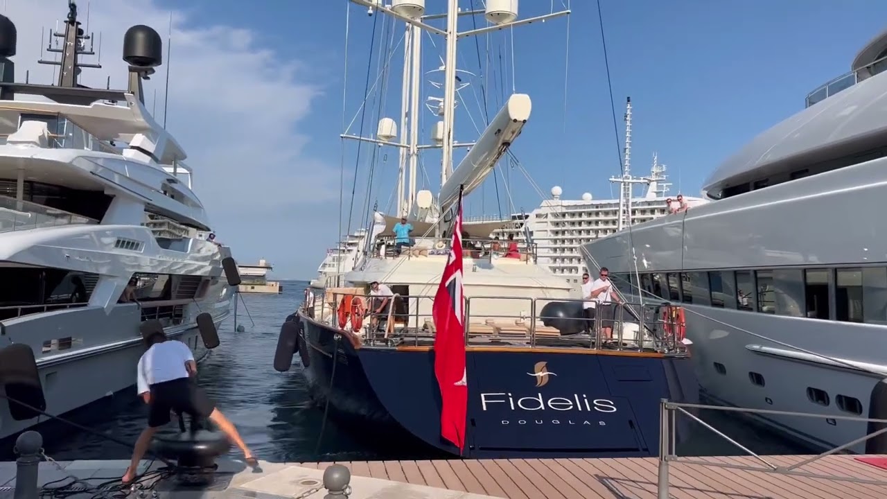 S/Y FIDELIS 56m Perini Navi • Cruising speed 12 knots • Draft 9.73 m/31 ...