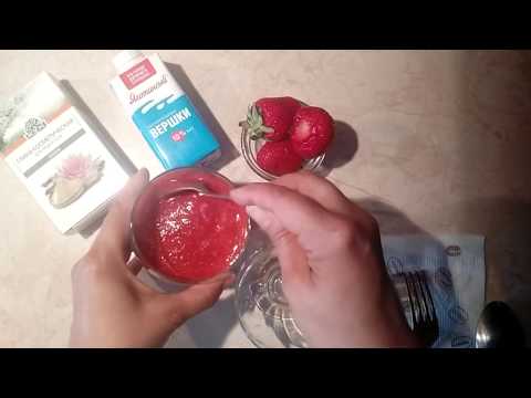 Как помолодеть, убрать пигментацию и морщины: маска-детокс из клубники.