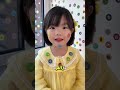 أصيب أبي بالذعر بعدما شاهد هذه الملصقات السحرية