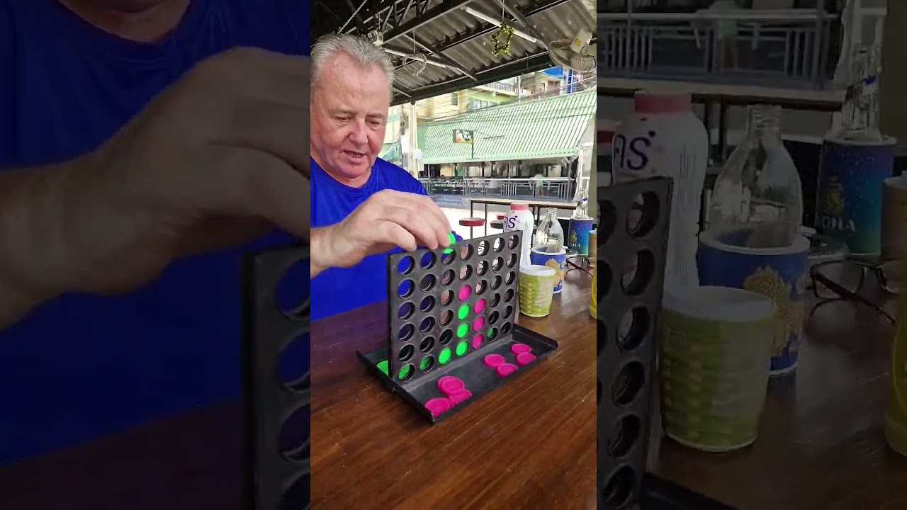 Напиваются на Сои 7, Паттайя, Таиланд