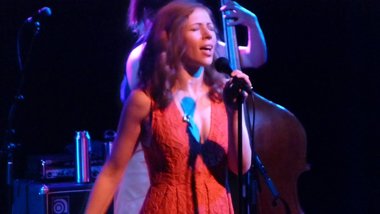 Lola lake street dive