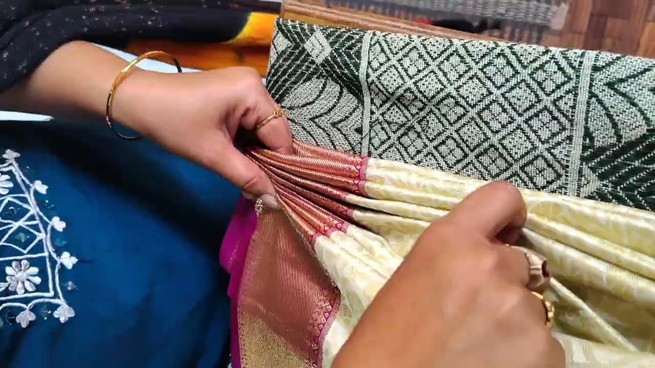 saree preplating yela cheyalo chudandi.#saree preplating #sareeboxfolding