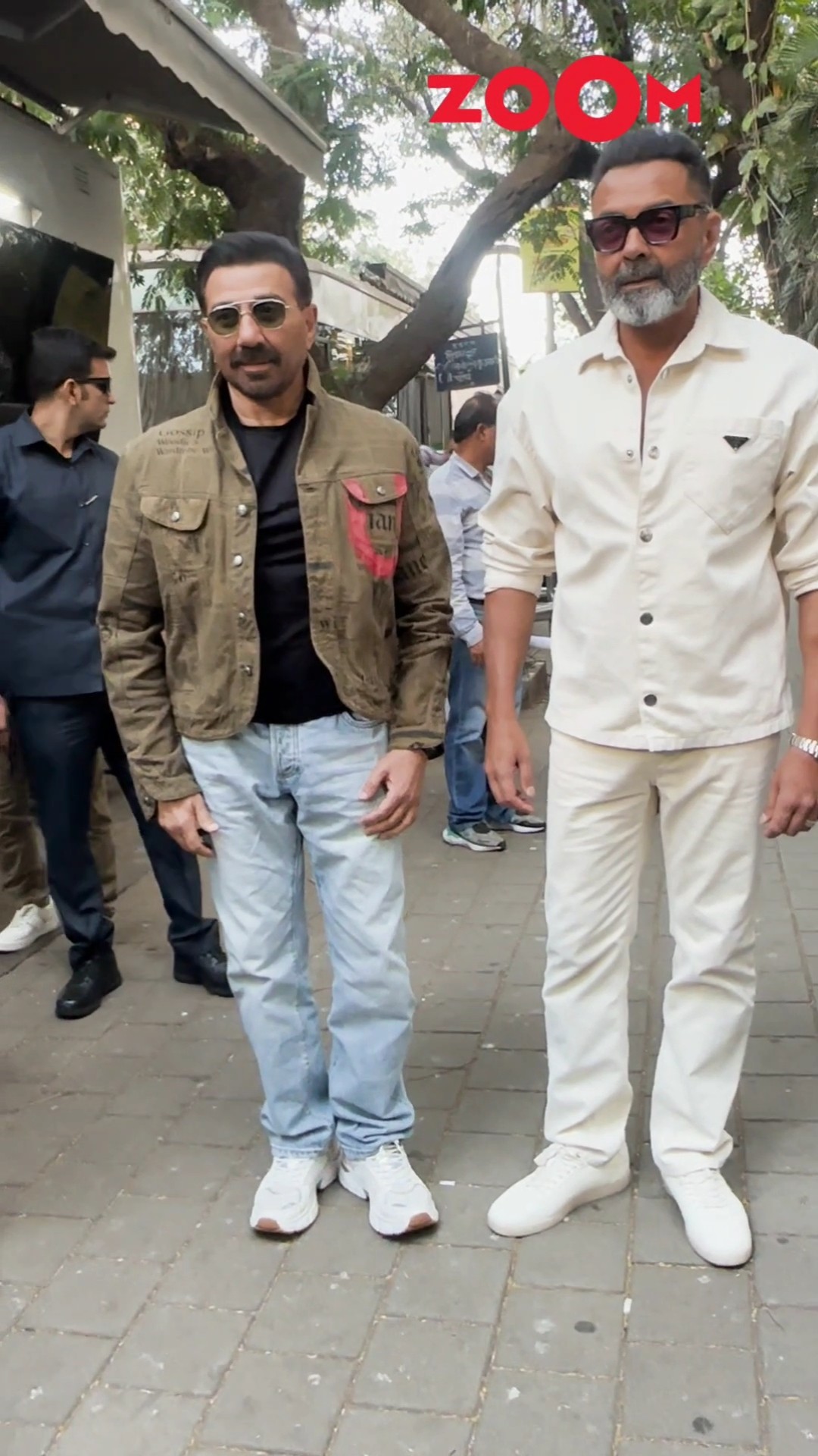 Sunny Deol-Bobby Deol POSE together for the paps as spotted in the city ? #sunnydeol #bobbydeol