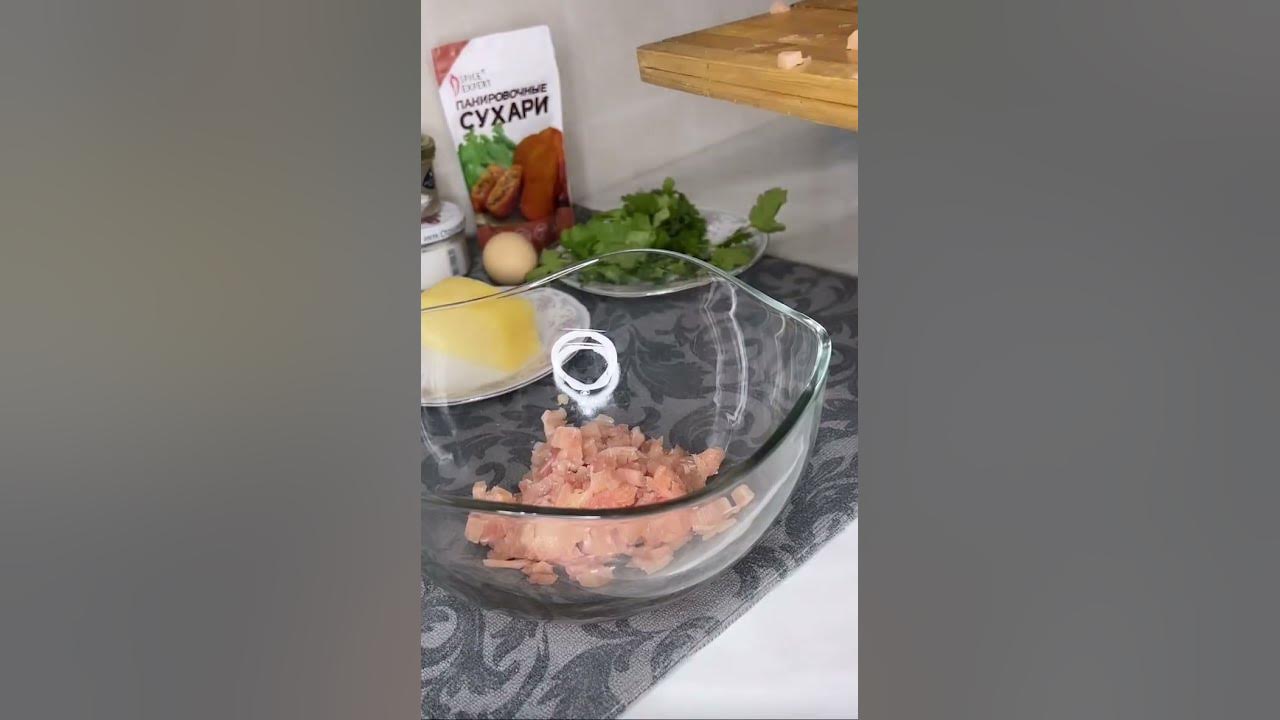 Котлеты с брокколи: брокколи, куриное филе,зелень, сыр, яйцо ...