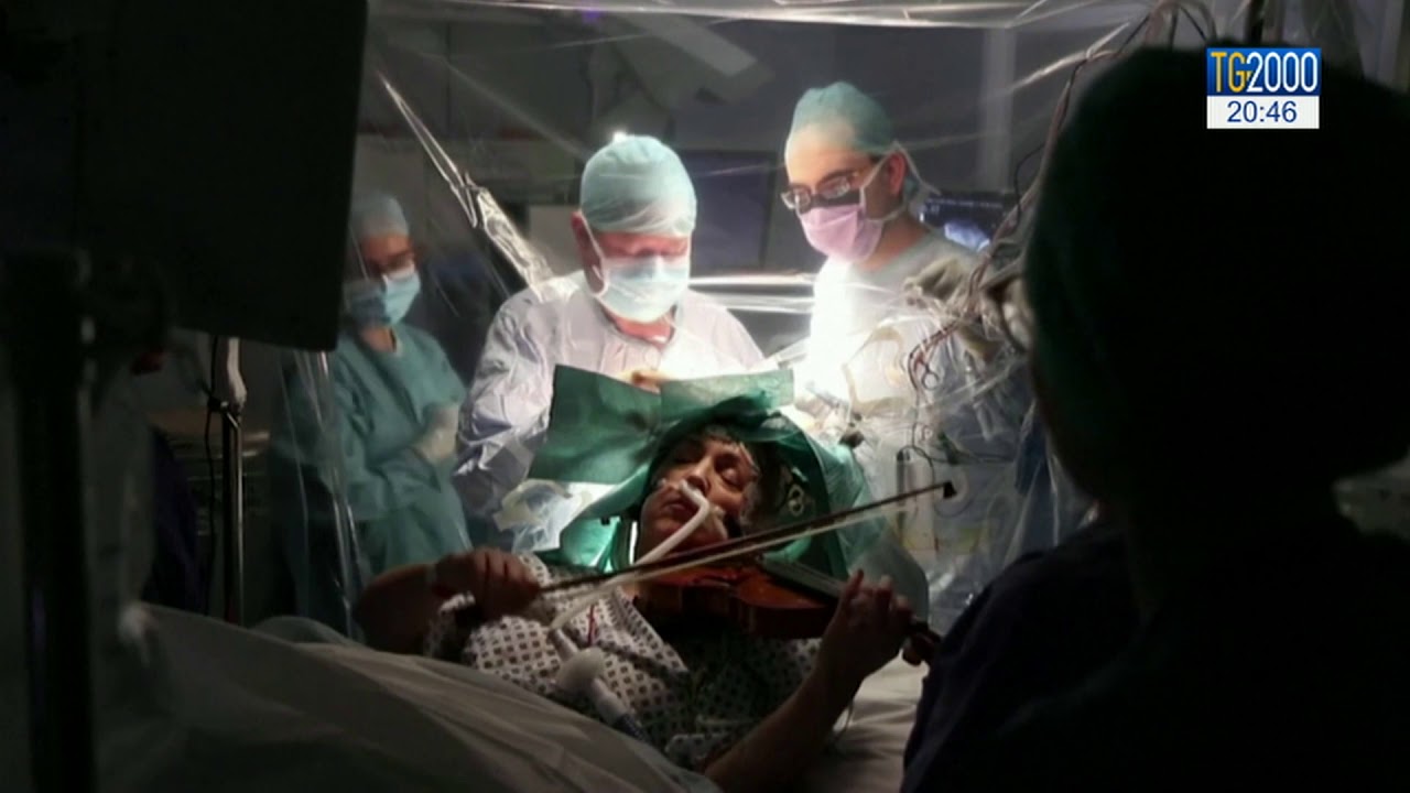 Suonare il violino mentre si viene operati, è possibile YouTube