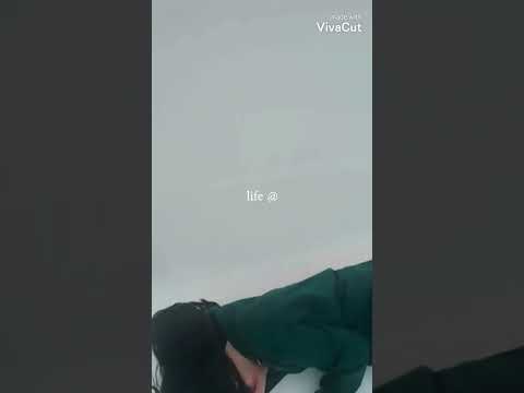 كيف عم يضربها  