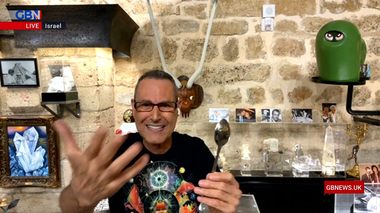 Uri Geller Shows Patrick Christys And The Tonight Live Panel How To Do 