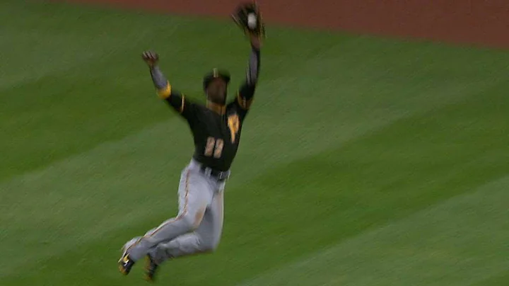PIT@CIN: Cutch leaps back to make an impressive grab