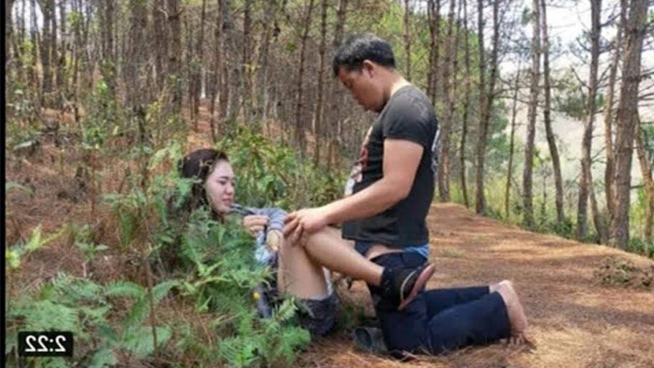 SOLO OVERNIGHT CAMPING IN THE RAIN - RELAXING IN THE TENT WITH THE SATISFYING SOUND OF NATURE - ASMR