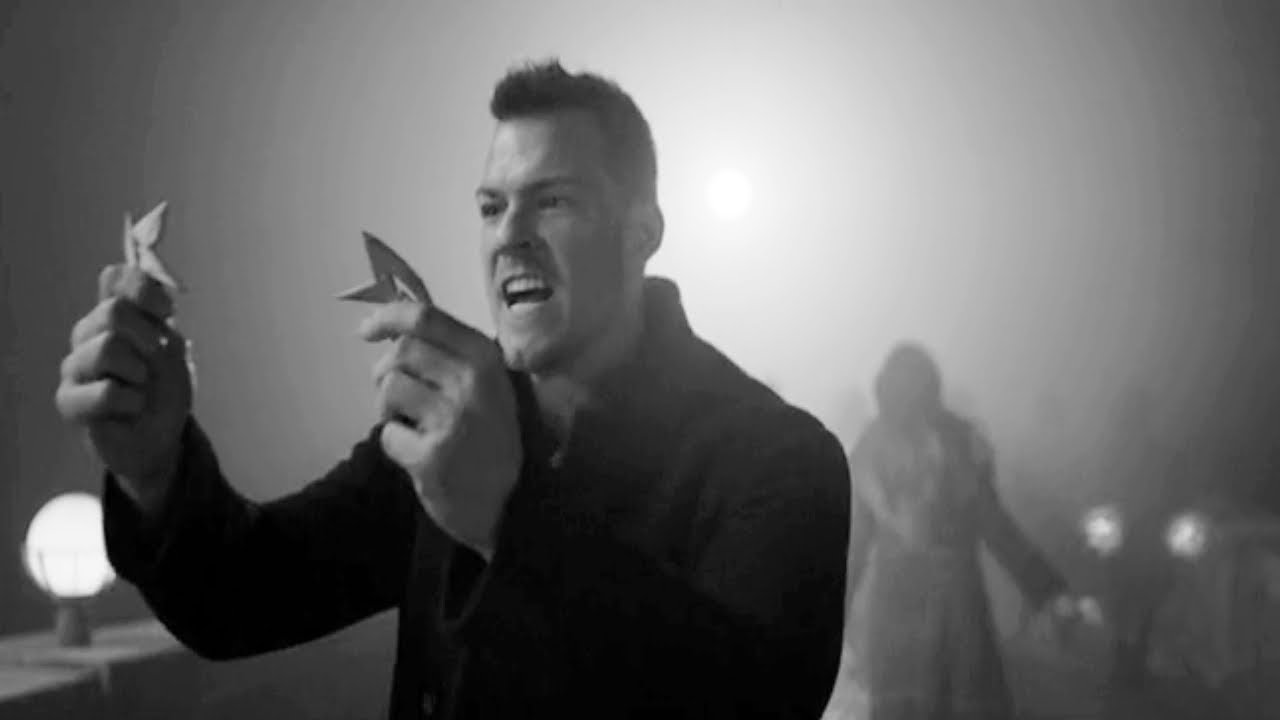 Titans Season 3x9 | Hank & Donna Bridge Clip | HD Scene