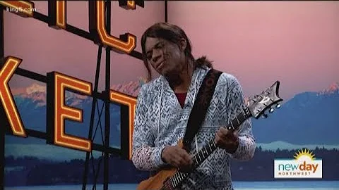 Phenomenal guitarist Stanley Jordan is here to sho...