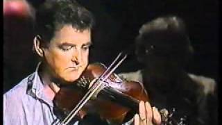 Vignette de la vidéo "Brilliant fiddle playing! Tommy Peoples, 1990"