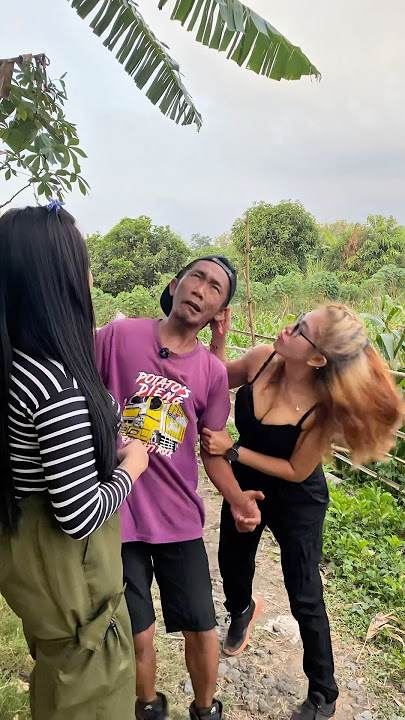 Caught flirting with Bela, Chigun immediately gets his hands on Vebby's thighs! #shortvideo #shor...