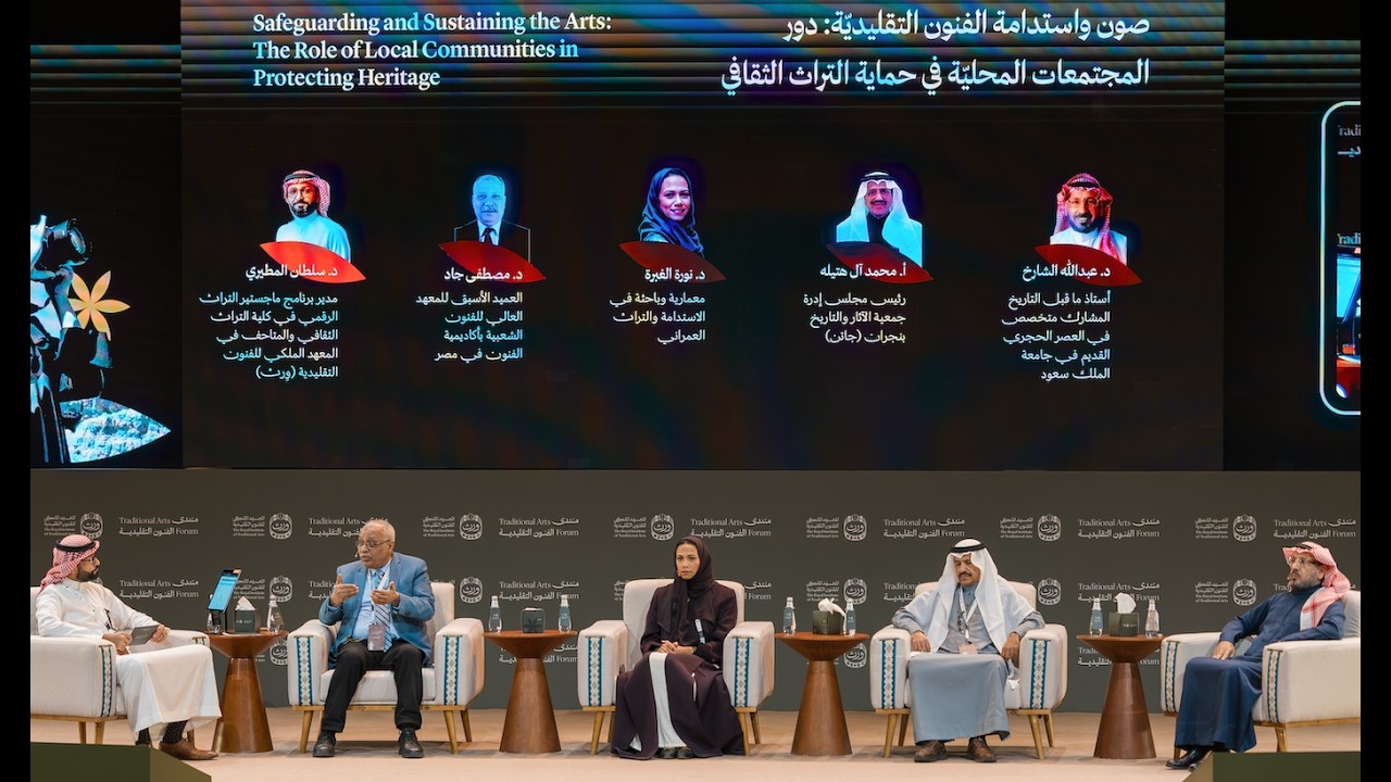 صون واستدامة الفنون التقليدية: دور المجتمعات المحلية في حماية التراث الثقافي