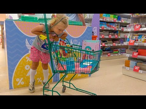 София ПОМОГЛА братьям. Купила им КАНЦЕЛЯРИЮ в школу. СОФУНЬЯ ШАЛУНЬЯ